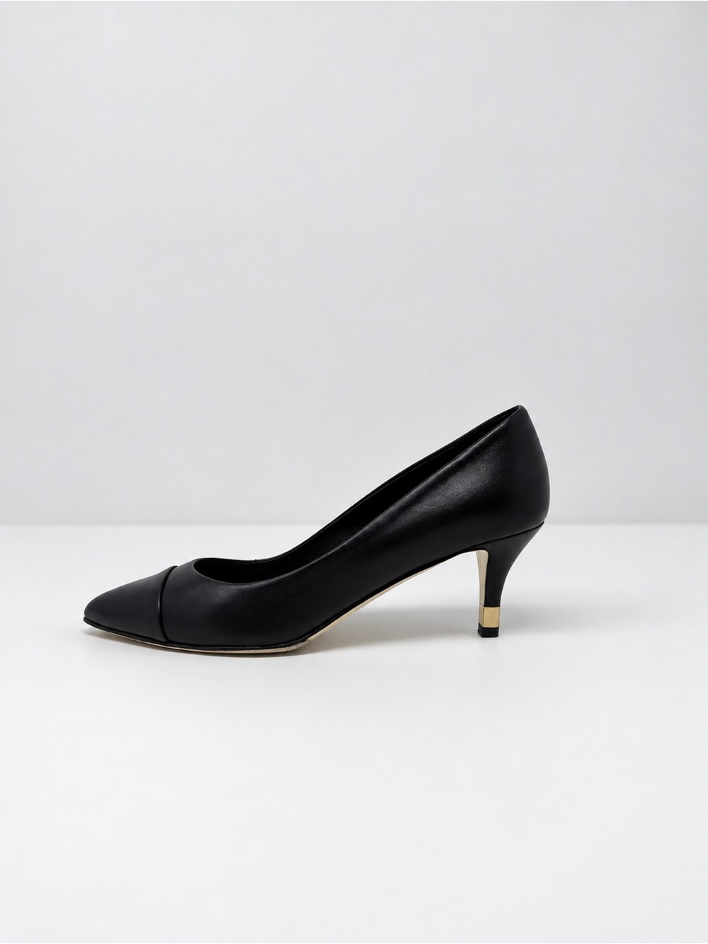 CHANEL Classic Black Calfskin Leather Cap Toe Pumps Gold Interlocking CC 38.5